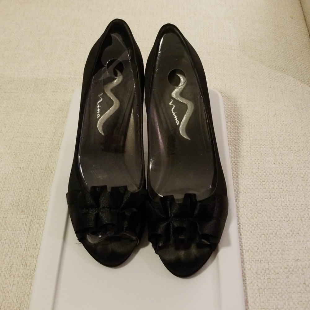 Nina Satin Pumps